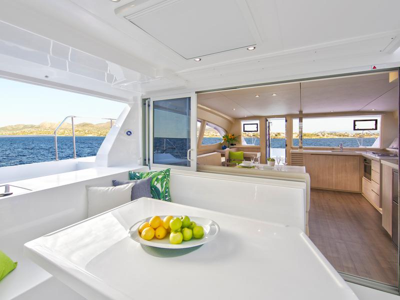 Book yachts online - catamaran - Sunsail 404 - Sunsail 404 (2017) - rent