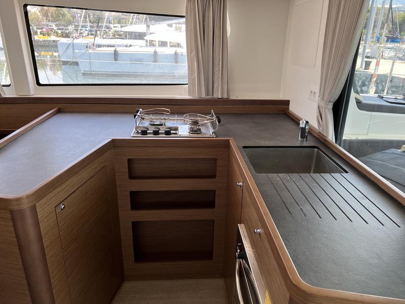 Book yachts online - catamaran - Lagoon 42 - Sea Hawk - rent
