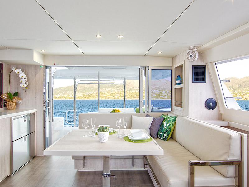 Book yachts online - catamaran - Moorings 4000/3 - Moorings 4000/3 (2018) - rent