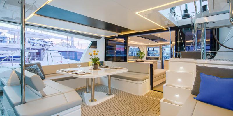 Book yachts online - catamaran - Moorings 5000 - Moorings 5000 (2018) - rent