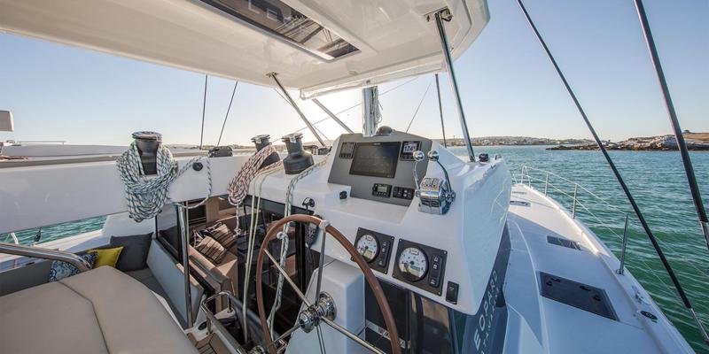 Book yachts online - catamaran - Moorings 5000-5 - Moorings 5000-5 (2019) - rent