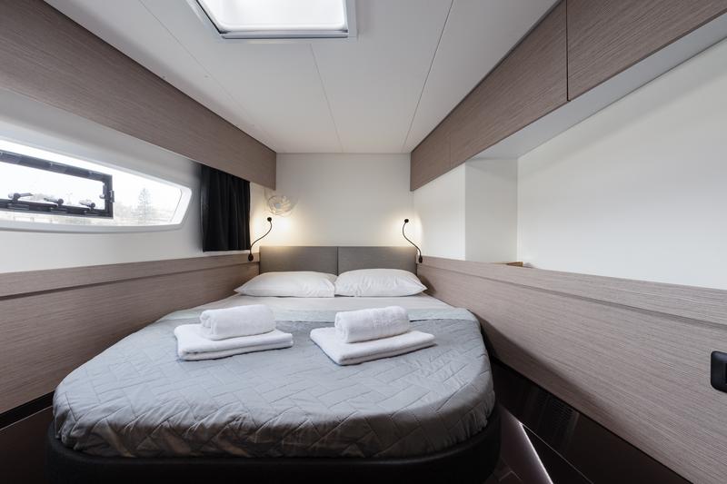 Book yachts online - catamaran - Elba 45 - Vienna Pearl | A/C, Gen, Water-maker, 12 pax - rent