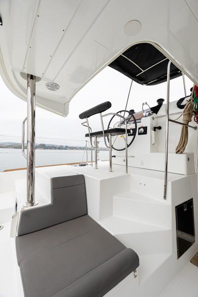 Book yachts online - catamaran - Lagoon 400 S2 - Seaker | Solar Panel, Inv 2000W - rent