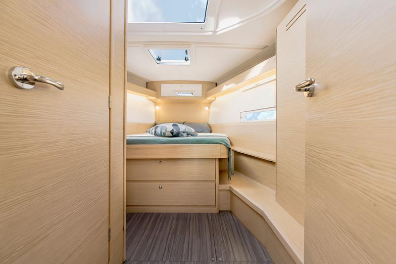 Book yachts online - sailboat - Dufour 430 - Triumph - rent