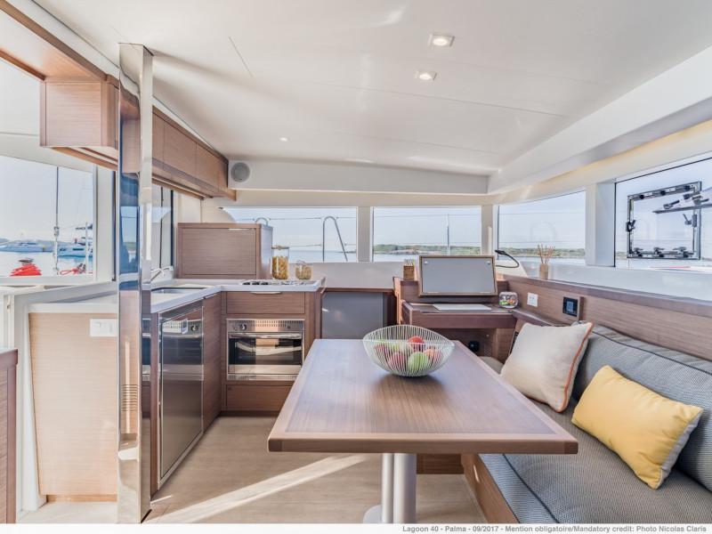 Book yachts online - catamaran - Lagoon 40 (A/C+GEN+WM) - L40-20-A - rent