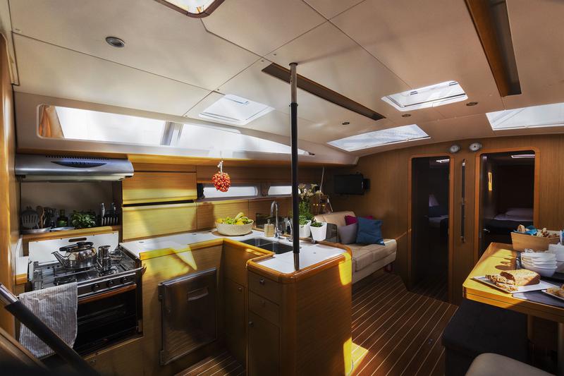 Book yachts online - sailboat - Jeanneau 53 - Melpomene - rent