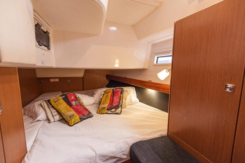 Book yachts online - sailboat - Bavaria Cruiser 41 - Libeccio - rent