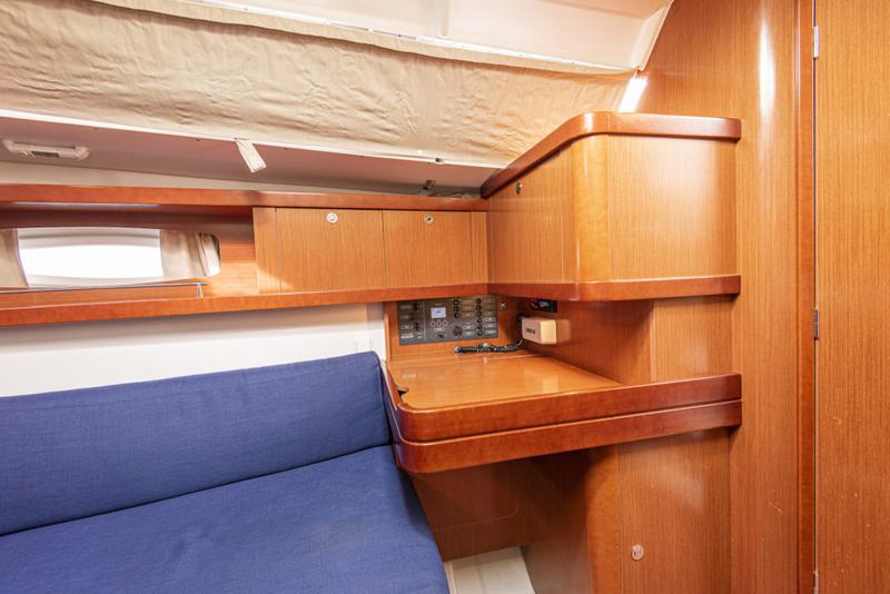 Book yachts online - sailboat - Oceanis 34 - Rebecca - rent