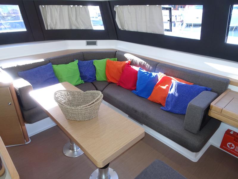 Book yachts online - catamaran - Dufour 48 Catamaran - SHU - rent