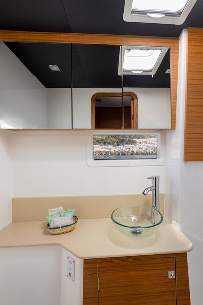 Book yachts online - catamaran - Dufour 48 Catamaran - SHU - rent