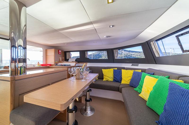 Book yachts online - catamaran - Dufour 48 Catamaran - SHU - rent