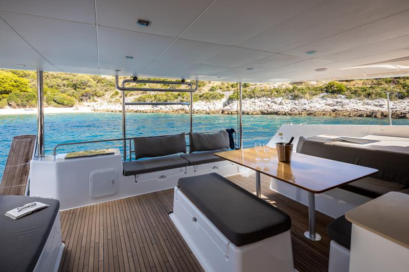 Book yachts online - catamaran - Dufour 48 Catamaran - NOX - rent