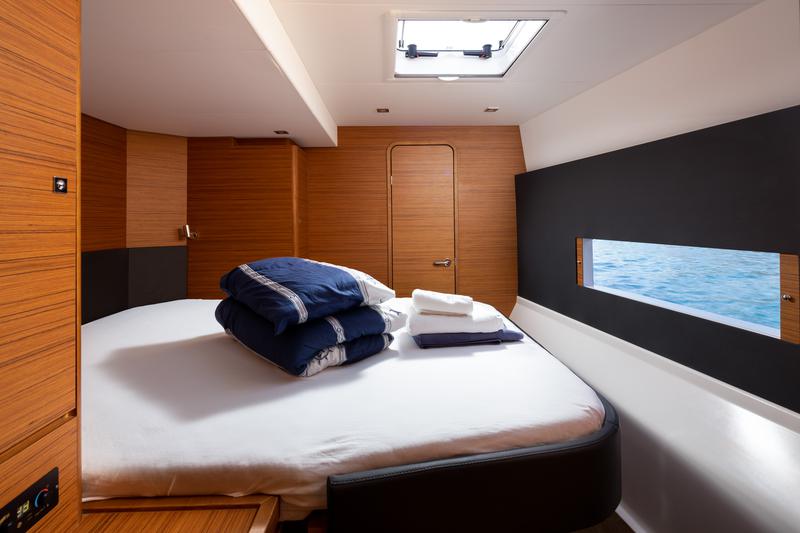 Book yachts online - catamaran - Dufour 48 Catamaran - NOX - rent