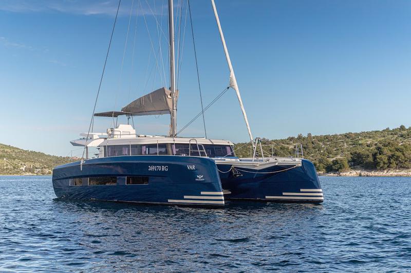 Book yachts online - catamaran - Dufour 48 Catamaran - NOX - rent