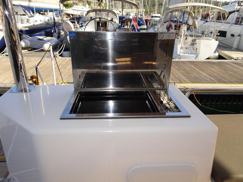 Book yachts online - catamaran - Dufour 48 Catamaran - NOX - rent