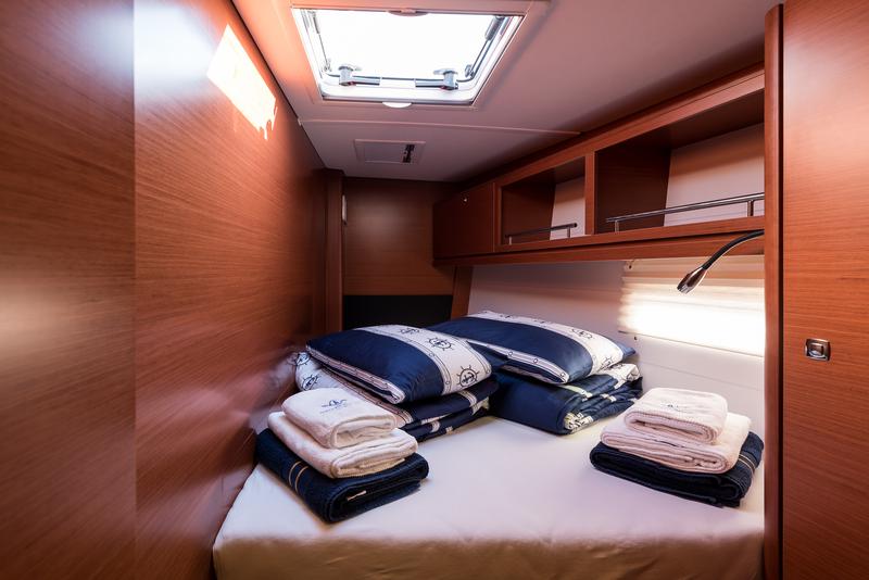 Book yachts online - sailboat - Dufour 56 Exclusive - KAZKA - rent