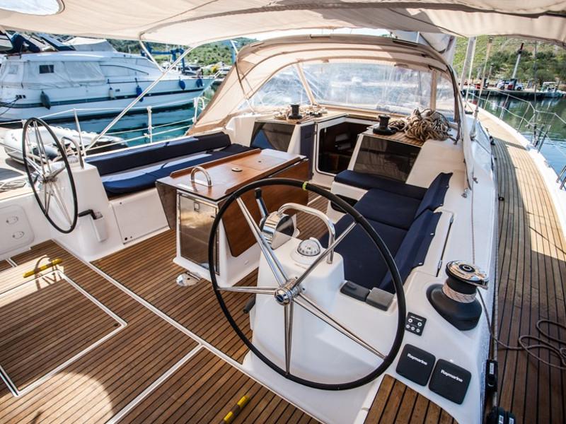 Book yachts online - sailboat - Dufour 56 Exclusive - KAZKA - rent