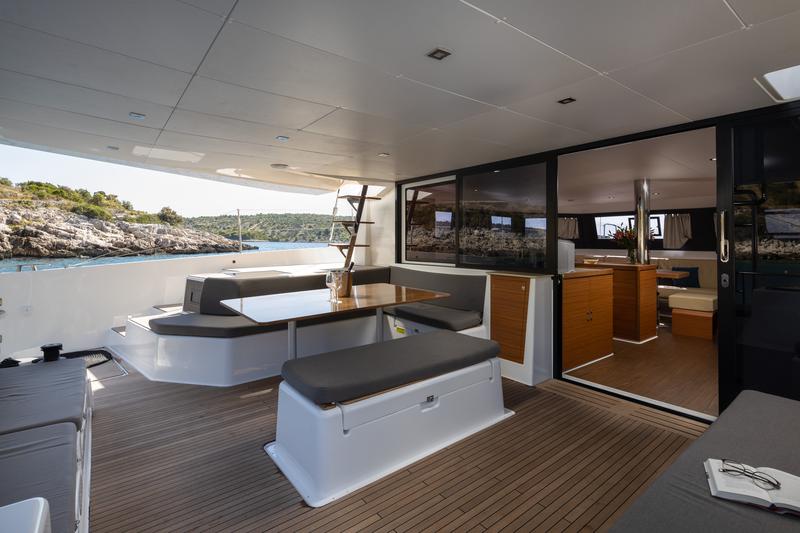 Book yachts online - catamaran - Dufour 48 Catamaran - UNO - rent