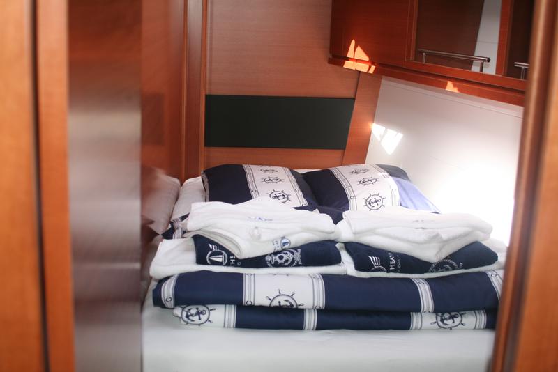 Book yachts online - sailboat - Dufour 560 Grand Large - PETROVICH - rent