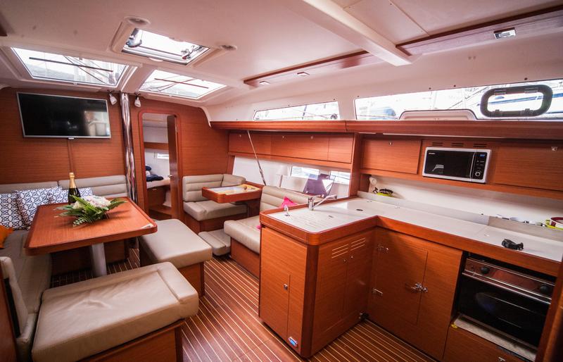 Book yachts online - sailboat - Dufour 412 Grand Large - Jasiequ - rent
