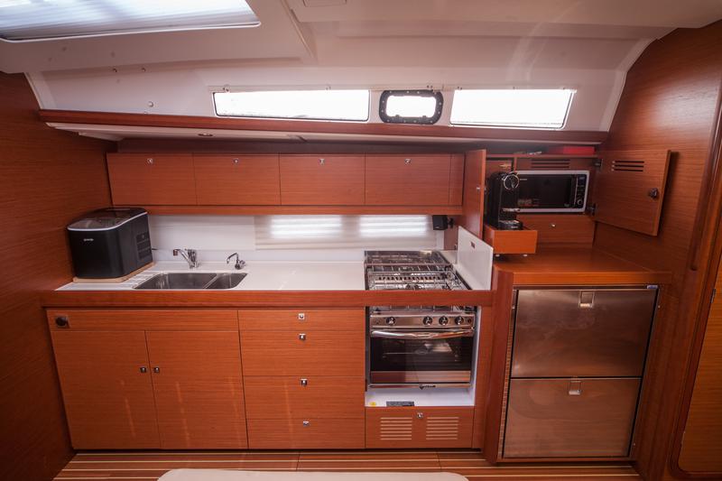 Book yachts online - sailboat - Dufour 460 Grand Large - NOSTROMO - rent