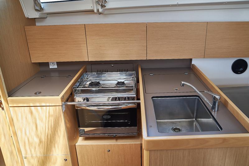Book yachts online - sailboat - Oceanis 38.1 - Mici - rent