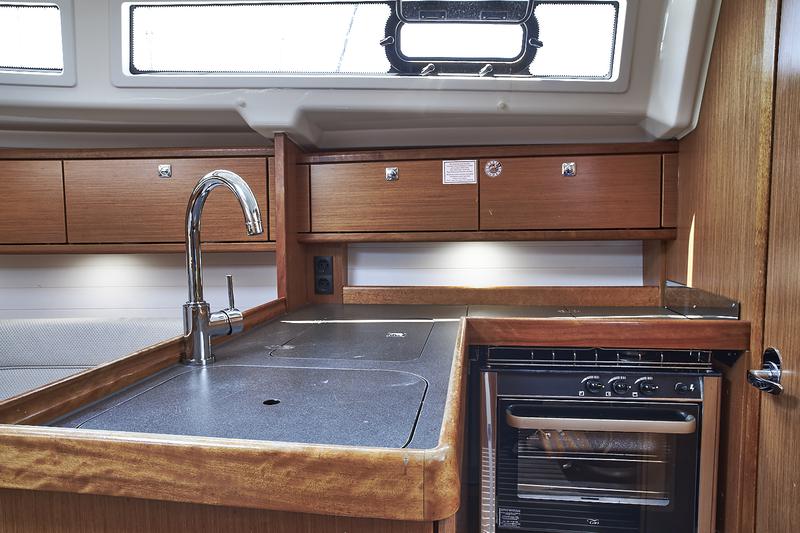 Book yachts online - sailboat - Bavaria 34 Cruiser - Wild love - rent