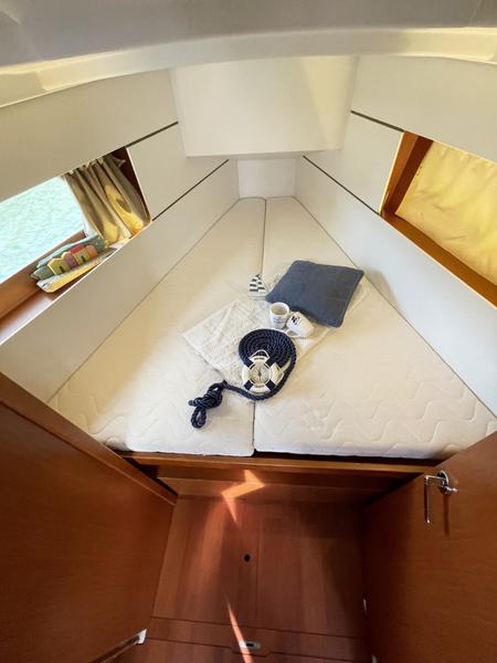 Book yachts online - sailboat - Oceanis 35.1 - Caroline - rent