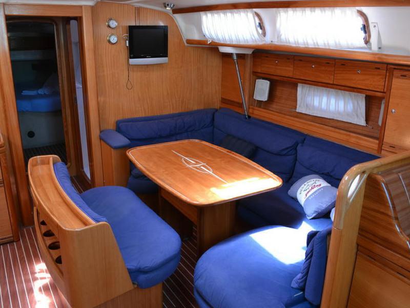 Book yachts online - sailboat - Bavaria 46 Cruiser - Joyful Wind - rent
