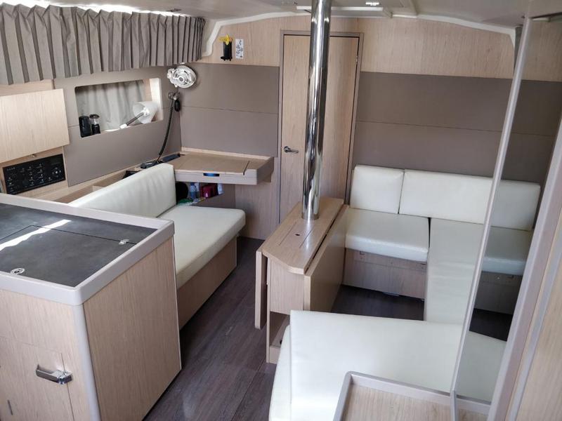 Book yachts online - sailboat - Oceanis 41.1 - El Viento - rent