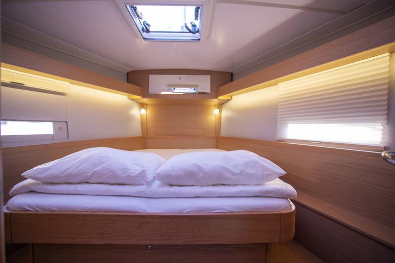 Book yachts online - sailboat - Dufour 430 Grand Large - Sea cloud 1 - rent