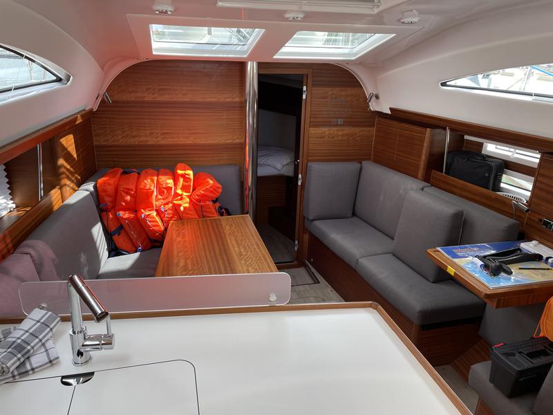 Book yachts online - sailboat - Elan 40 Impression - BLU - rent