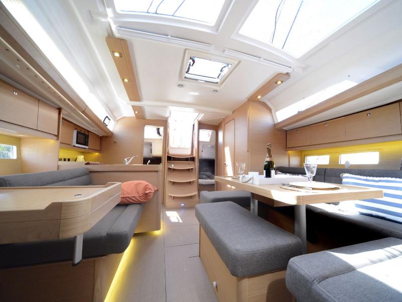 Book yachts online - sailboat - Dufour 412 Grand large - Eva - rent