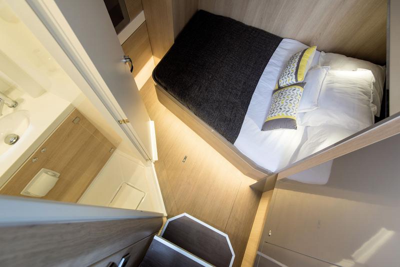 Book yachts online - catamaran - Bali 5.4 - Light Blue - rent
