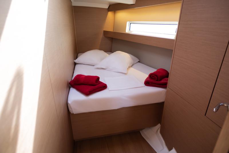 Book yachts online - sailboat - Sun Odyssey 440 - Irini - rent
