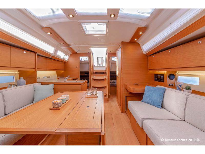 Book yachts online - sailboat - Dufour 390 Grand Large - Souel - rent