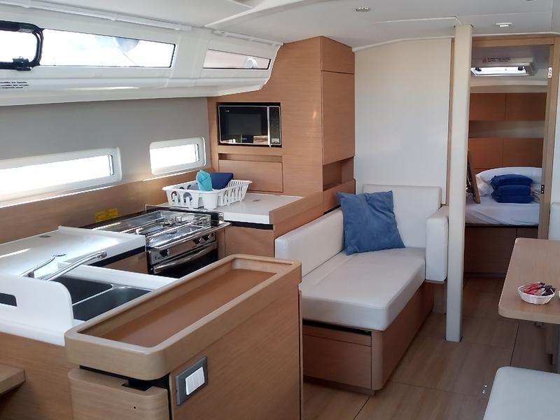 Book yachts online - sailboat - Sun Odyssey 410 - Rocabruna - rent