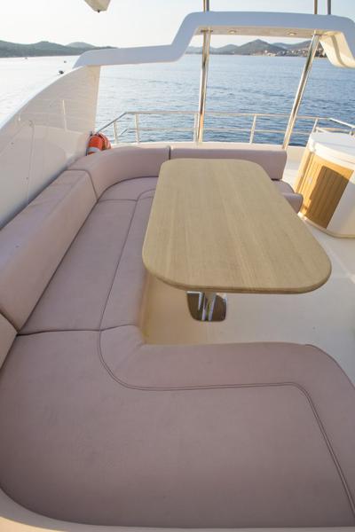 Book yachts online - motorboat - Abacus 70 - Malibu - rent