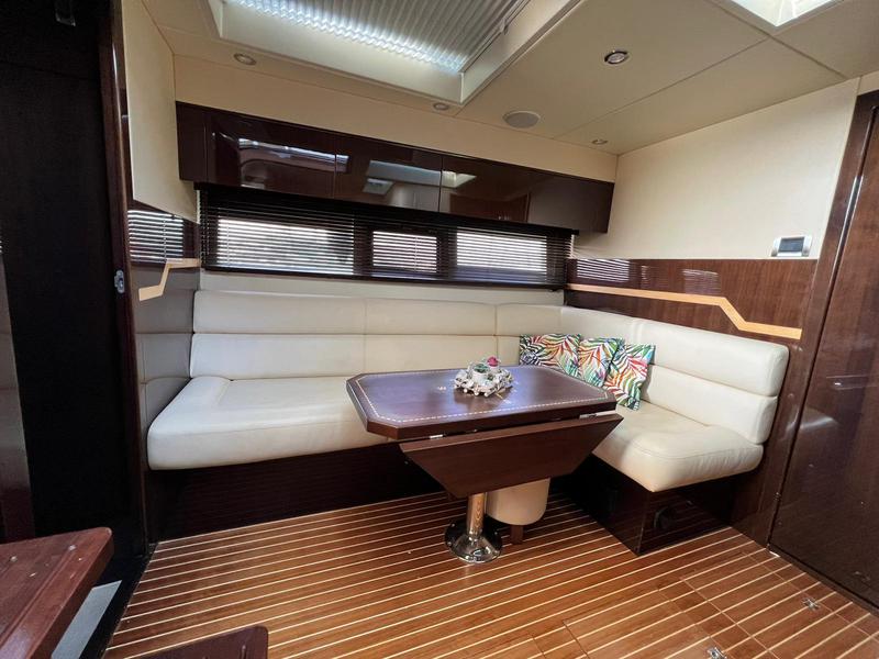 Book yachts online - motorboat - Galeon 385 HTS - Manoli - rent