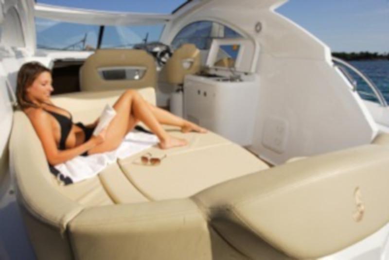 Book yachts online - motorboat - Monte Carlo 37 HT - Tindra - rent