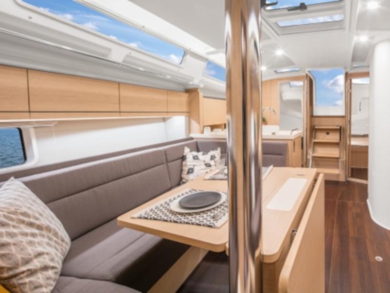 Book yachts online - sailboat - Hanse 418 - Nashira - rent