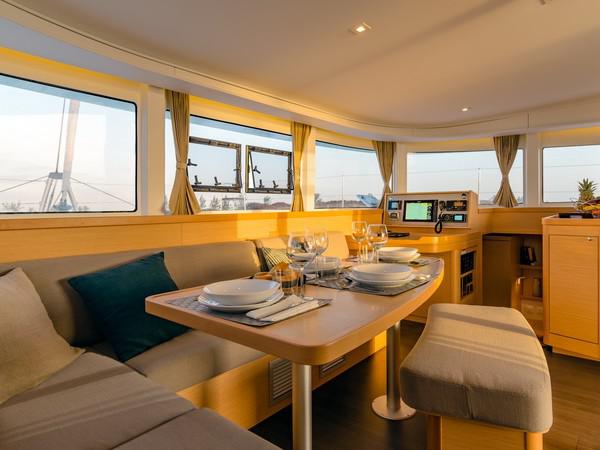 Book yachts online - catamaran - Lagoon 42 - M. Nastazia - rent
