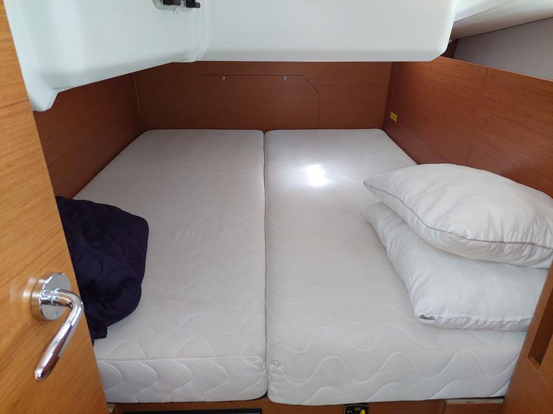 Book yachts online - sailboat - Sun Odyssey 440 - OLYMPIA - rent