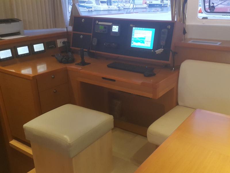 Book yachts online - catamaran - Lagoon 450 - Legend VLT-091 - rent