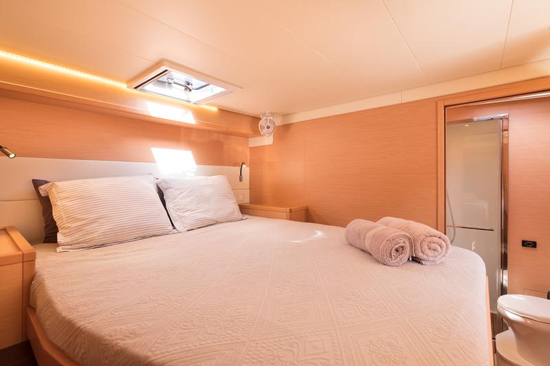 Book yachts online - catamaran - Lagoon 52 - Flow - rent