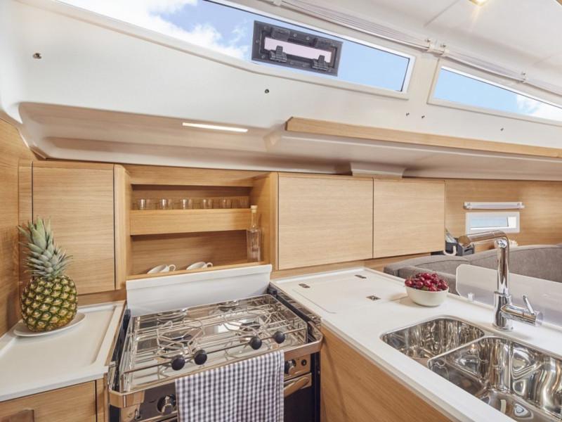 Book yachts online - sailboat - Elan E4 - Lucky - rent