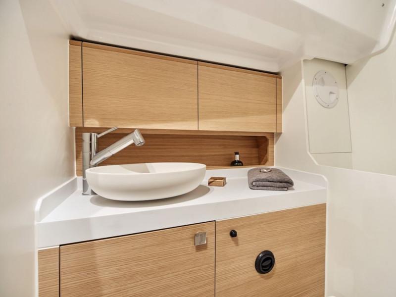 Book yachts online - sailboat - Elan E4 - Sky - rent