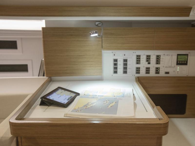Book yachts online - sailboat - Elan 45 Impression - 4 cabin version - Charm - rent