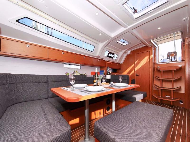 Book yachts online - sailboat - Bavaria Cruiser 41S - China Girl - rent