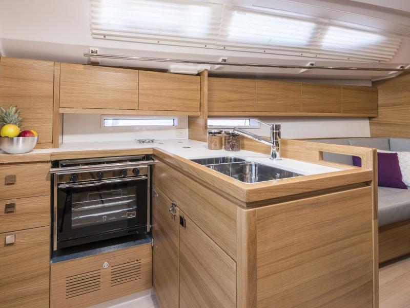 Book yachts online - sailboat - Salona 380 - Ivana  - rent